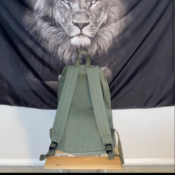 NWOT Imported Bob Marley Backpack with Pins (Unisex) -Canvas Khaki Green Color - Picture 2 of 7